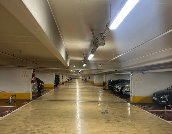 Garage/Parking