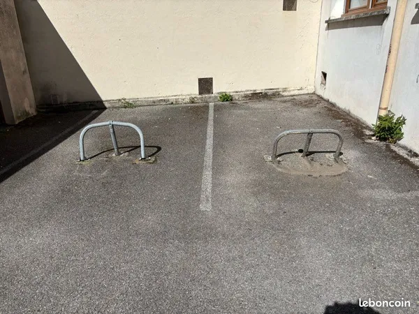 Place de parking Annemasse. Tram 17