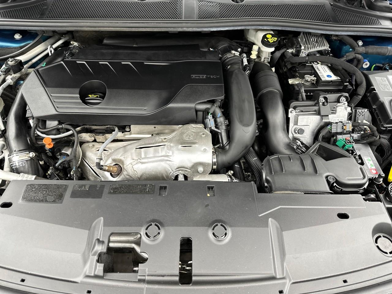 Peugeot 408 phev 225 e-eat8 gt — photo 13