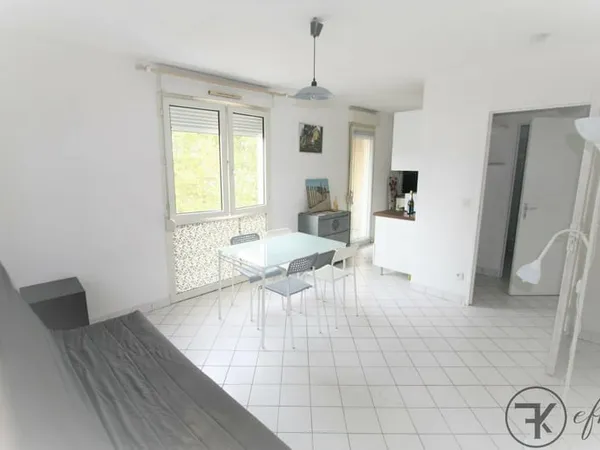 STUDIO MEUBLE CENTRE VILLE VILLENEUVE LES MAGUELONE