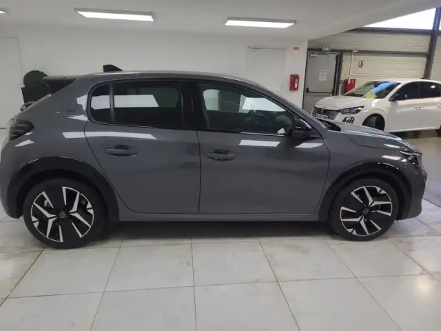 Peugeot 208 hybrid 110 e-dcs6 — photo 7