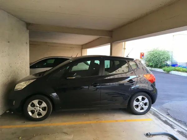 Parking extérieur couvert fermé Asnieres centre mairie