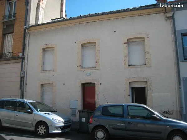 Studio 1 pièce 13 m²