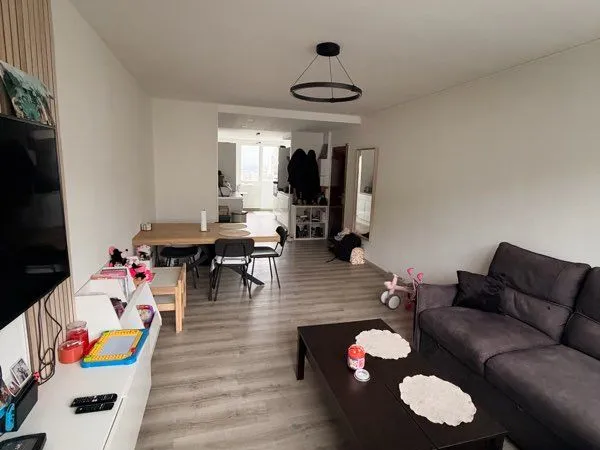 À vendre - Appartement T3 de 71 m² rénové, lumineux avec ascenseur - Saint-Étienne La Métare
