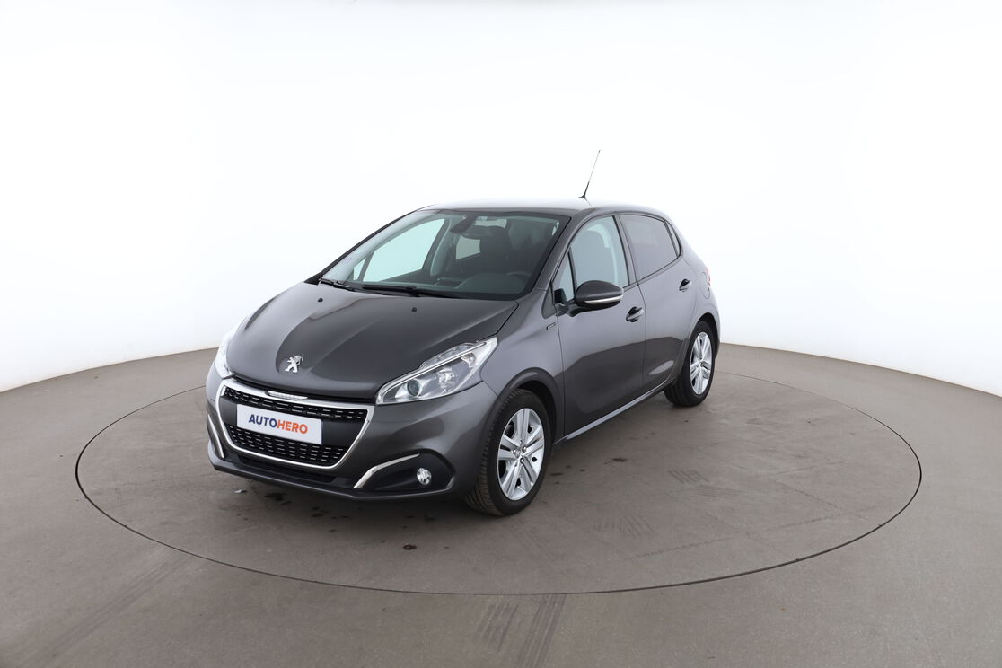 Peugeot 208 1.2 PureTech Signature — photo 1