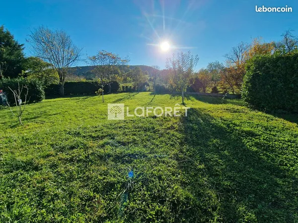 Terrain 700 m² NUCES