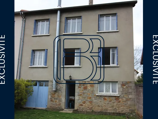 IMMEUBLE AVEC 2 APPARTEMENTS T4 ET GARAGES AVEC TERRAIN