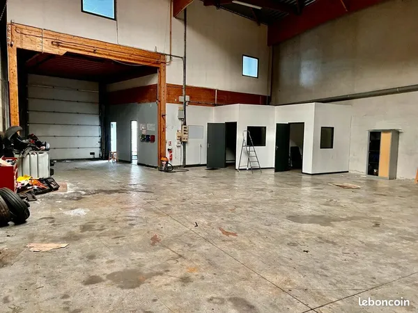 LOCAL D'ACTIVITE 1310 m² LAGNY SUR MARNE