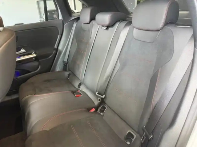 Mercedes Gla 250 e hybrid eq amg line — photo 11