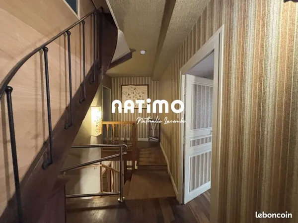 Maison 8 pièces 229 m²