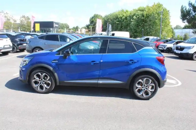Renault Captur tce 155 edc fap — photo 2