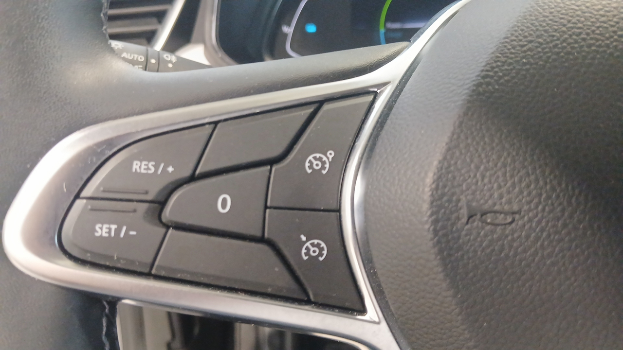 Renault Clio E-Tech full hybrid 145 — photo 17