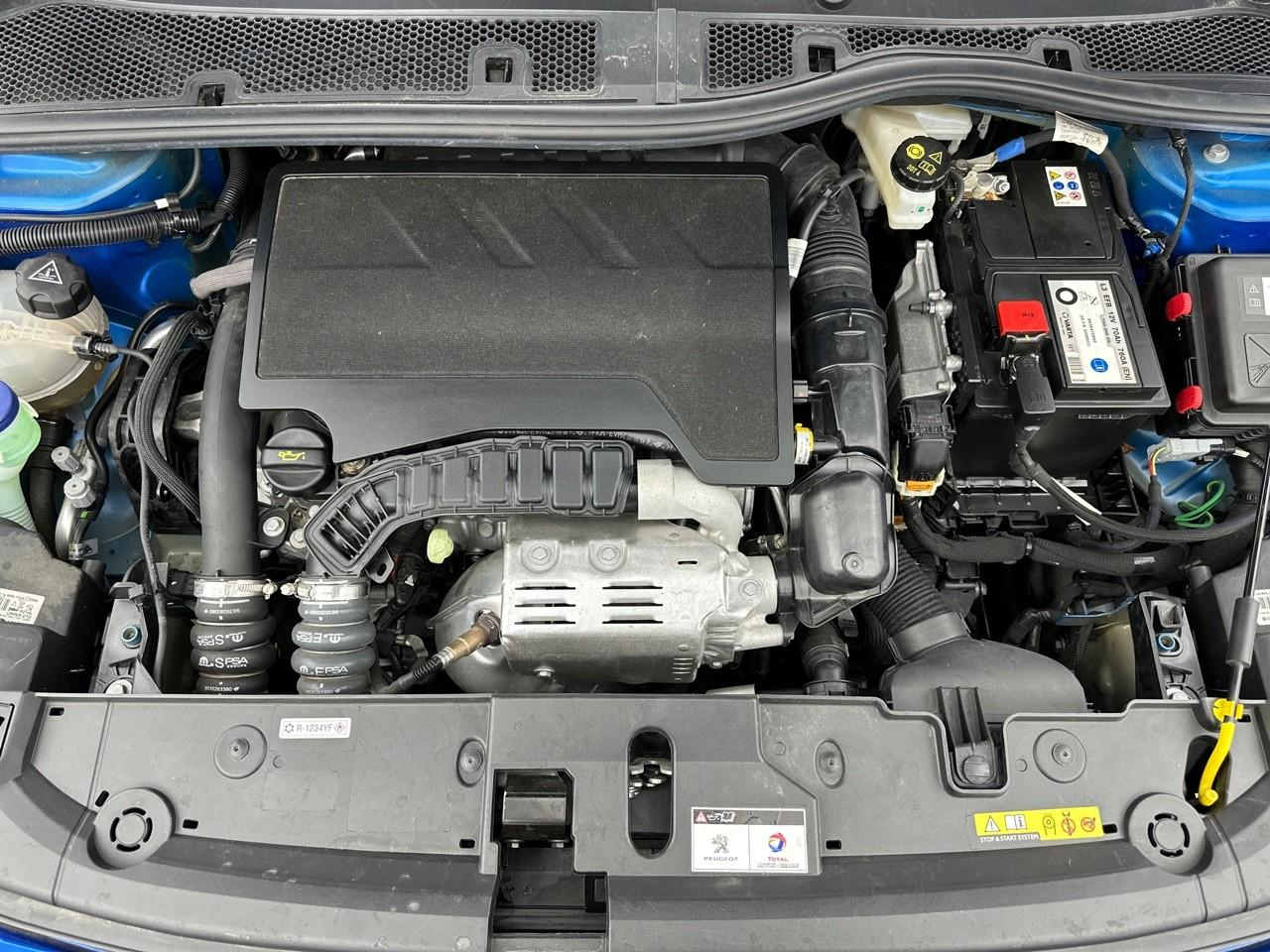 Peugeot 208 puretech 100 s&s eat8 gt — photo 13