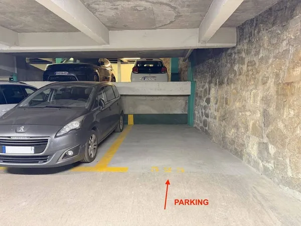 Parking 12 m²