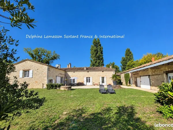 Maison 8 pièces 260 m²