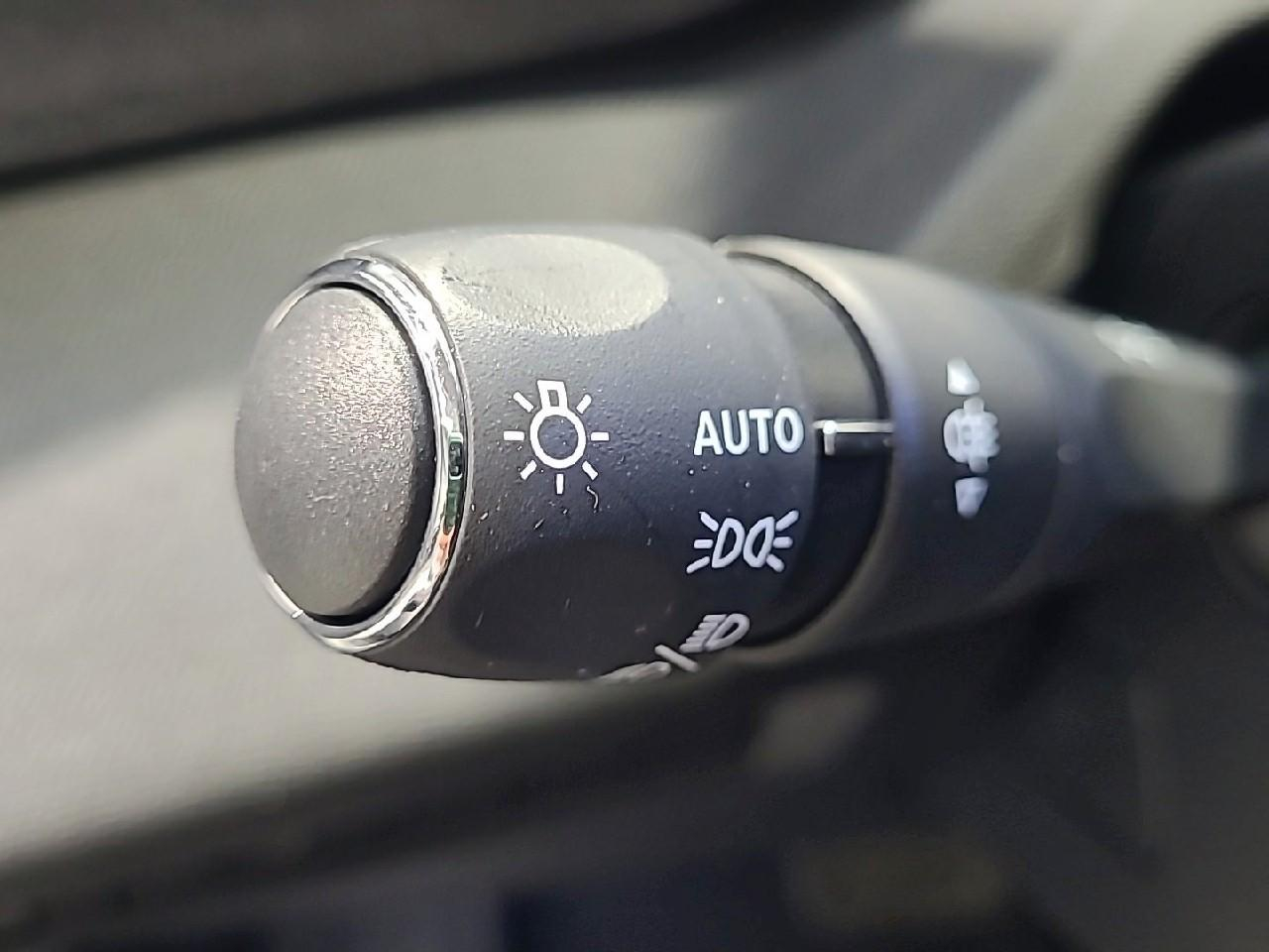 Peugeot 308 sw hybrid 136 e-dcs6 allure — photo 26
