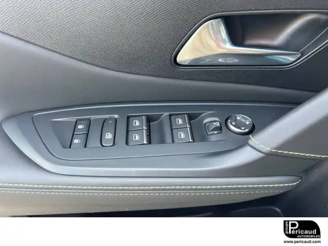 Peugeot 408 phev 225 e-eat8 — photo 30