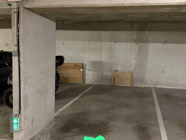 Place de parking Sécurisé