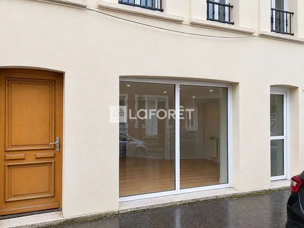Local commercial 104 m²