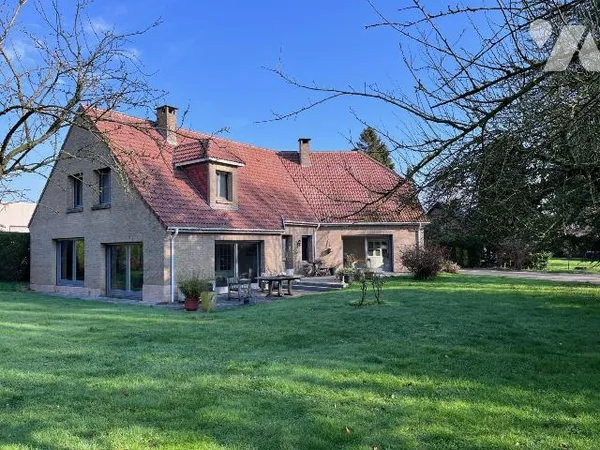 Maison 9 pièces 260 m²