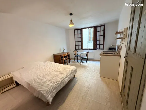 Studio meublé à proximité des arènes pour courte durée