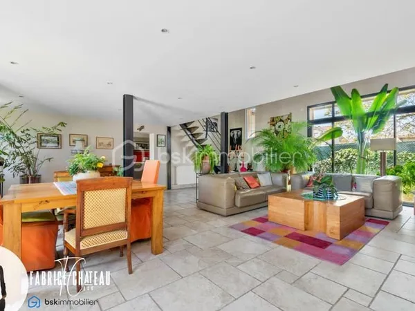 Grande maison familiale avec 5 chambres - cachet et jardin paysager
