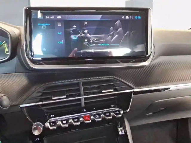 Peugeot 2008 hybrid 145 e-dcs6 — photo 21