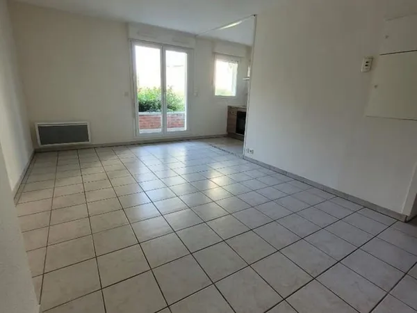 APPARTEMENT TYPE 2 EN RESIDENCE SECURISEE SITUE EN RDC