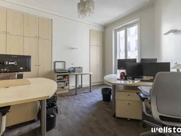 Location Bureau Paris 75008