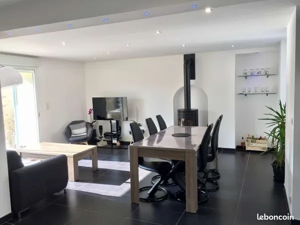 Maison de bourg meublée 89m² - 3 chambres - cours - Saint-Lambert-du-Lattay