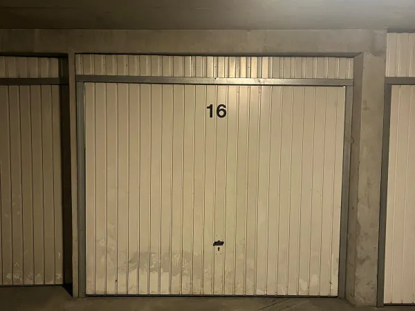 Loue parking - 11m²