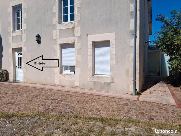 Location appartement dans une grande batisse