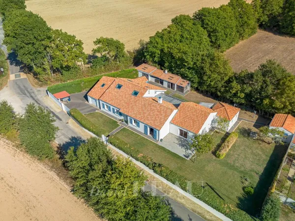 Vends maison - 240 m² - 8 pièces, 5 chambres - Pornic 44210