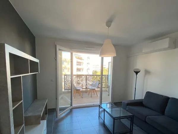 À louer — Charmant T2 meublé de 42 m² avec terrasse et parking — Toulon Est