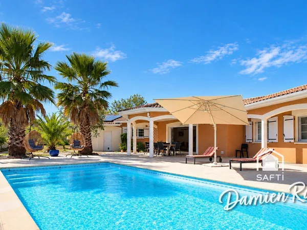 Villa contemporaine de 195 m² à Cussac-Fort-Médoc