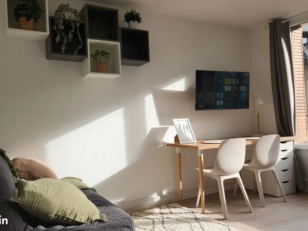 Studio meublé entièrement refait à neuf