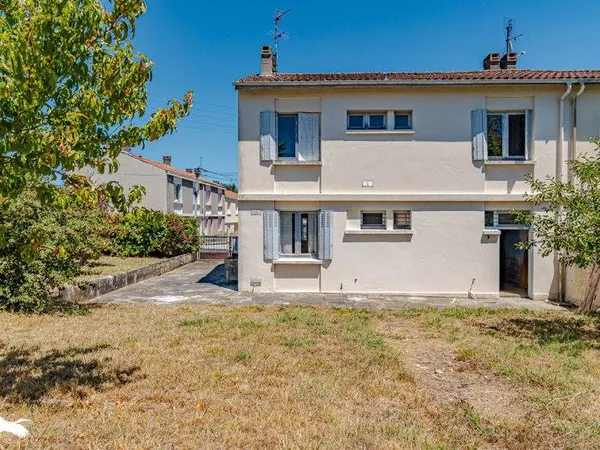 Maison de bourg de 5 pièces principales