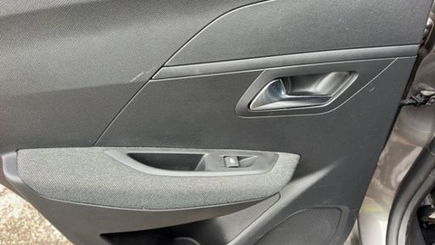 Peugeot 208 1.2 PureTech 100 EAT8 - Style – 2022 – 91321 km – Essence – Boîte Automatique