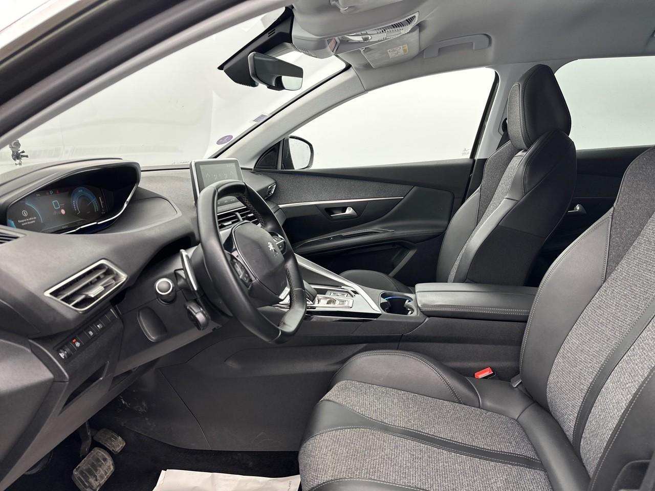 Peugeot 3008 hybrid 225 e-eat8 allure — photo 9