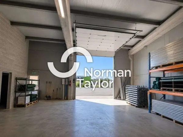 Locaux d'activités neufs 325m² à louer à Béziers