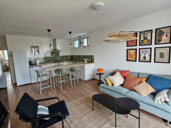 Chambre de 14m2 à louer sur La Couronne