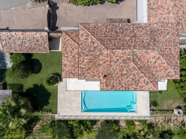 Villa 7 pièces 180 m²