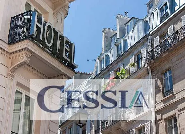 Très bel hôtel bureau à reprendre 75007