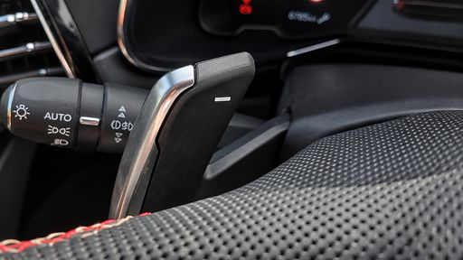 DS DS7 Crossback 1.6 THP 225  Hybride e-EAT8 - Performance Line + – 2021 – 47496 km – Hybride rechargeable – Boîte Automatique — photo 28