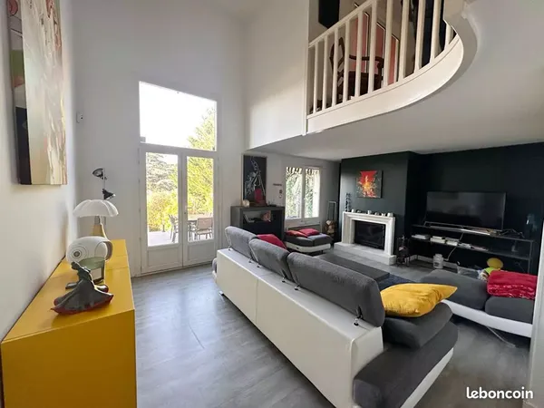 Villa 4 chambres dans résidence sécurisée