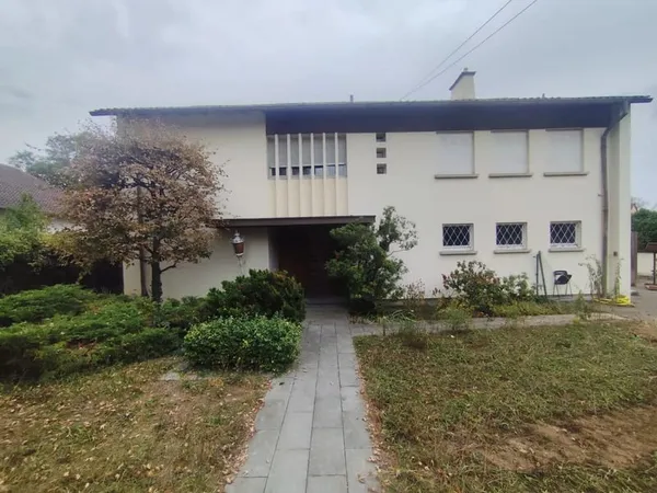 Maison 8 pièces 225 m²