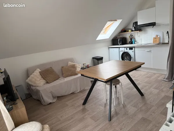 T2 29 m² rénové - 1er étage - Vue sur parc - Doullens