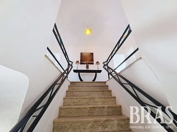 Appartement 4 pièces 142 m²