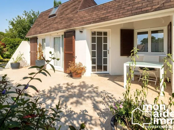 Vends maison - 115 m² - 4 pièces, 3 chambres - La Rochelle 17000