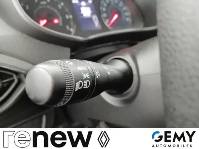 Dacia Sandero sce 65 — photo 32